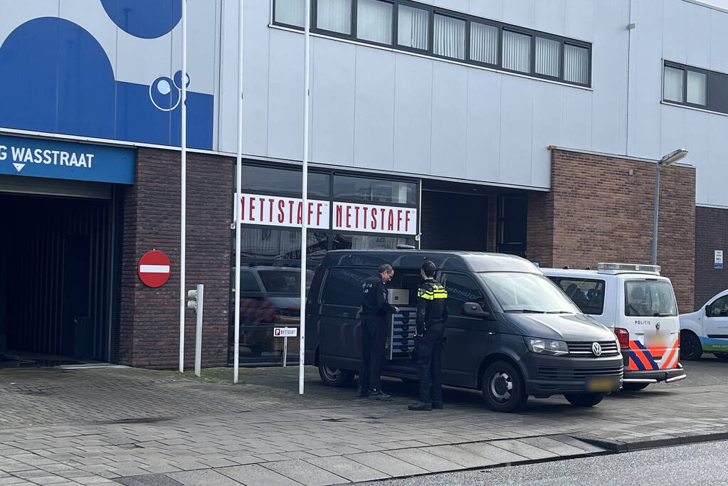 Grondstoffen voor de drugsproductie aangetroffen in bedrijfspand