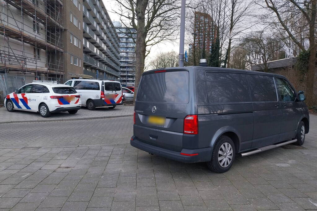 Onderzoek in flatwoning na aantreffen overledene