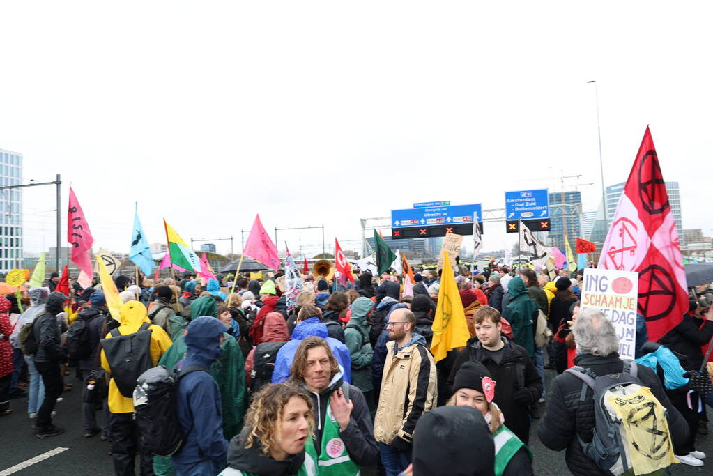 Meer dan 300 aanhoudingen bij demonstratie