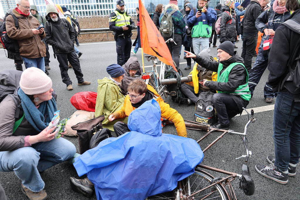 Meer dan 300 aanhoudingen bij demonstratie