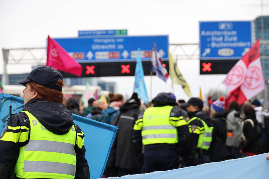 Meer dan 300 aanhoudingen bij demonstratie