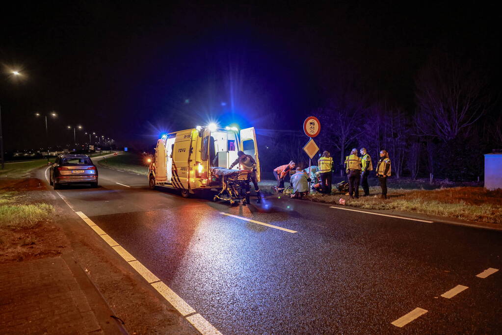 Zwaargewonde bij aanrijding tussen auto en fietser