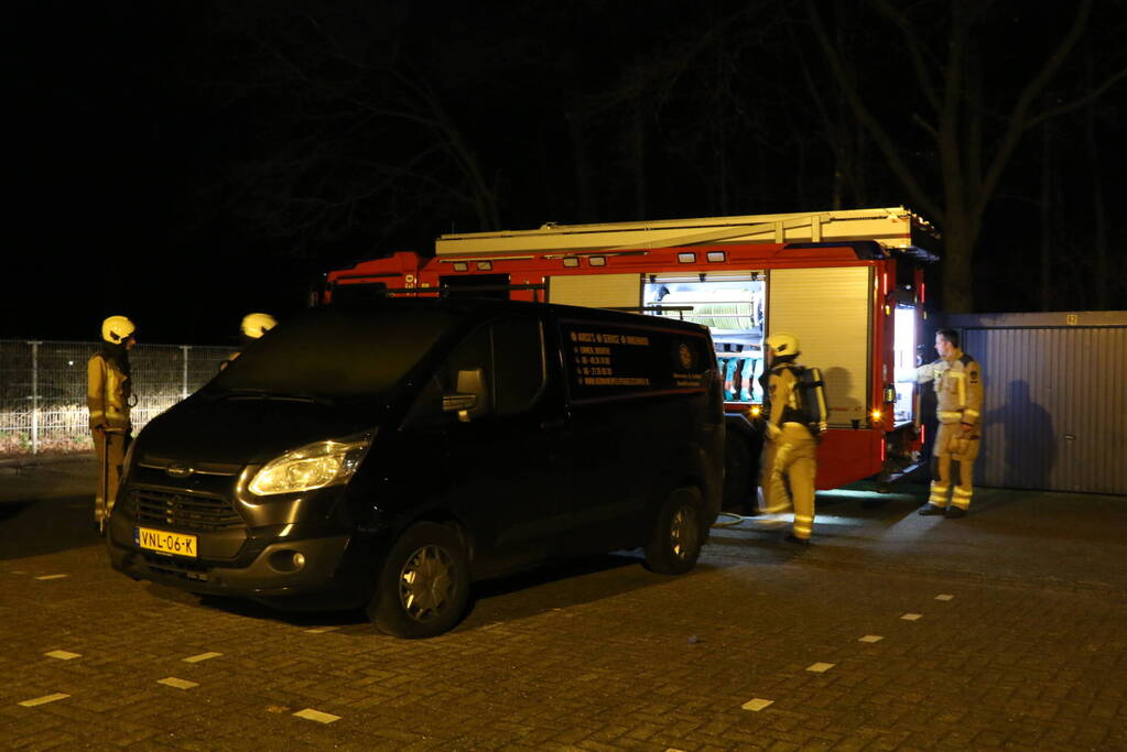 Brand in bestelbus snel onder controle