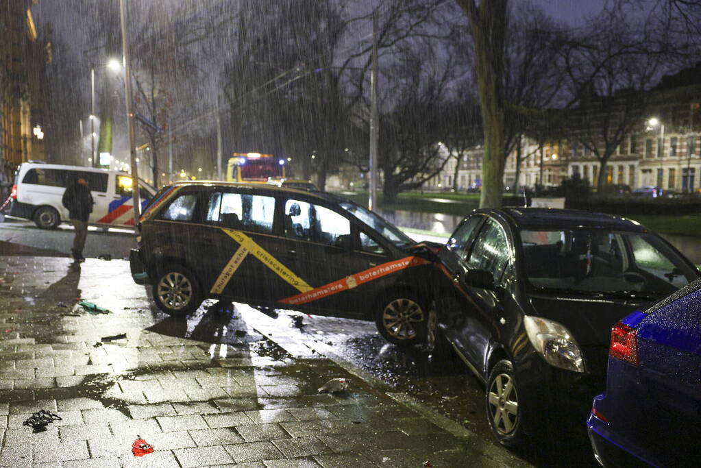 Fikse ravage bij aanrijding tussen meerdere voertuigen