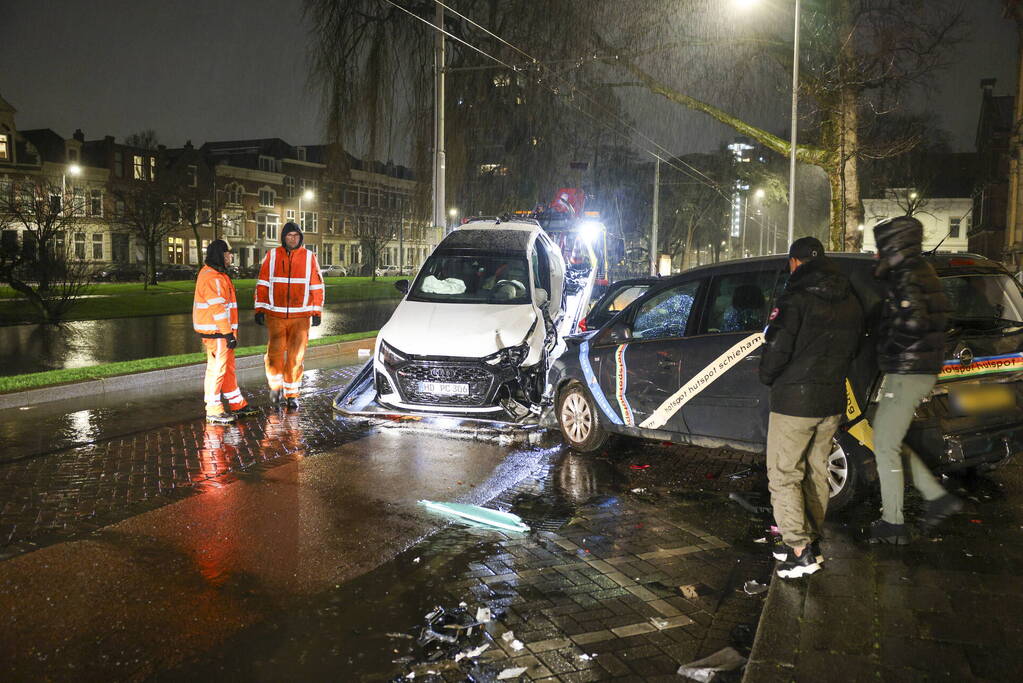 Fikse ravage bij aanrijding tussen meerdere voertuigen