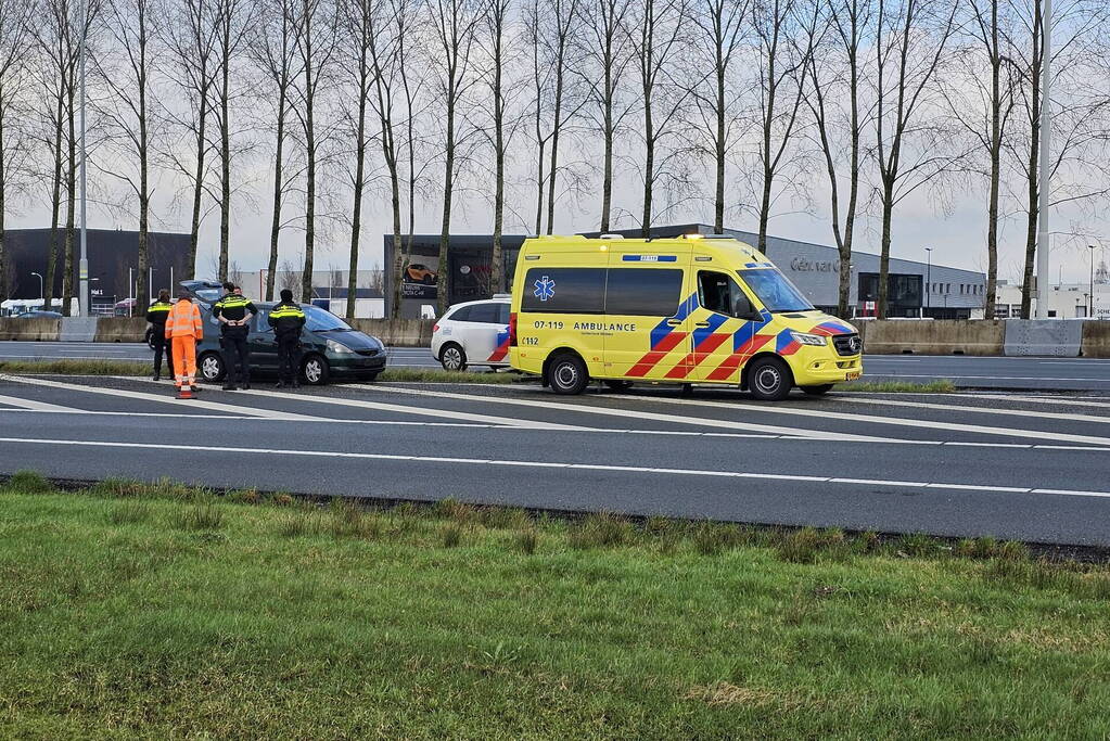 Bestuurster verliest macht over het stuur en raakt gewond