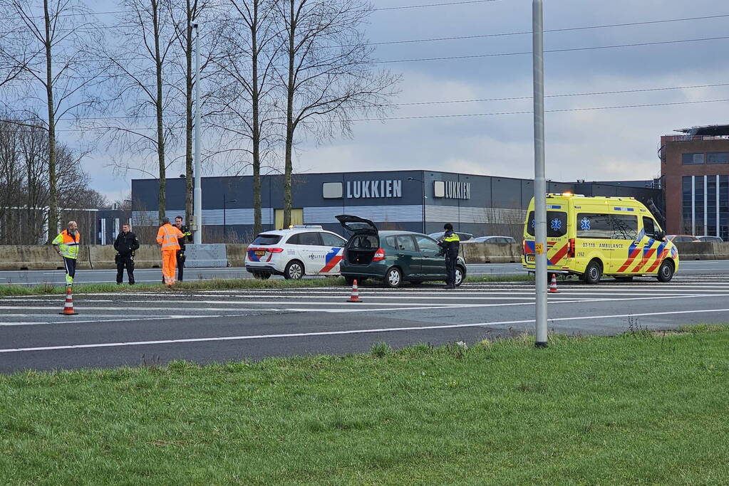 Bestuurster verliest macht over het stuur en raakt gewond