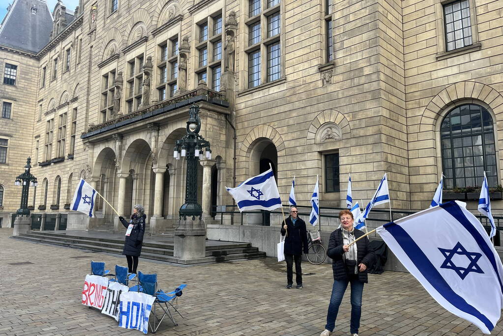 Pro Israëlische demonstratie bij gemeentehuis