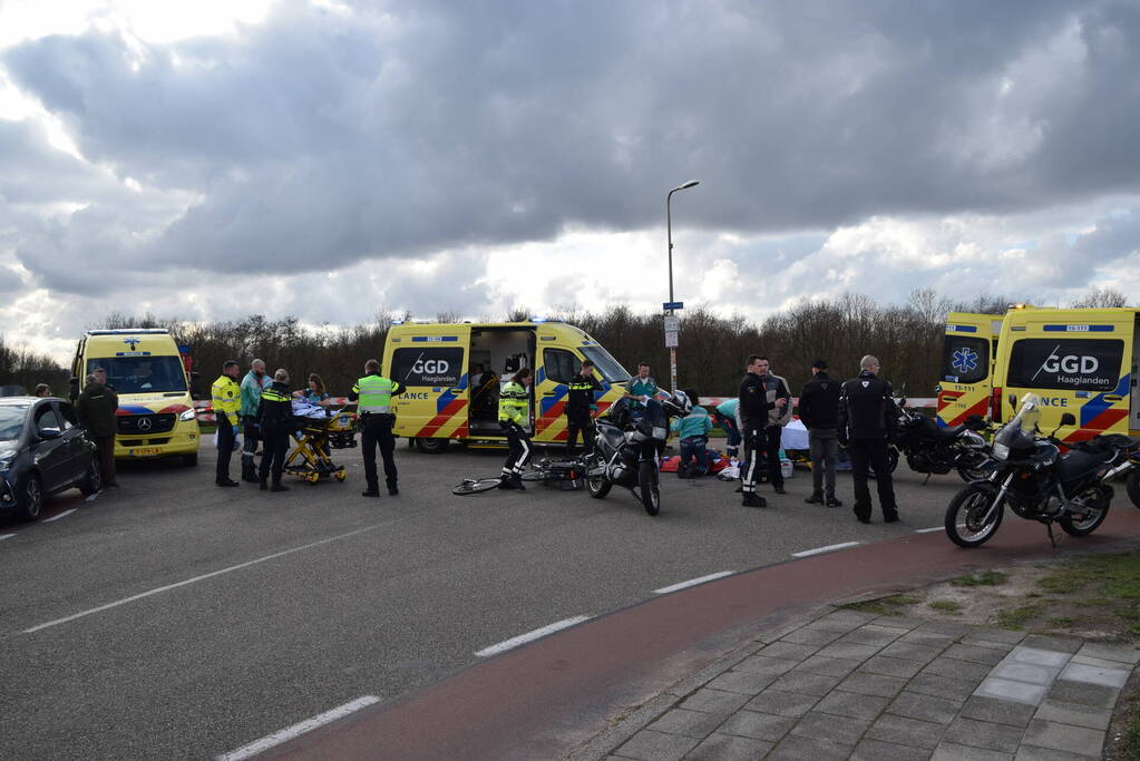 Meerdere gewonden bij ongeval tussen motorrijder en personen op tandem