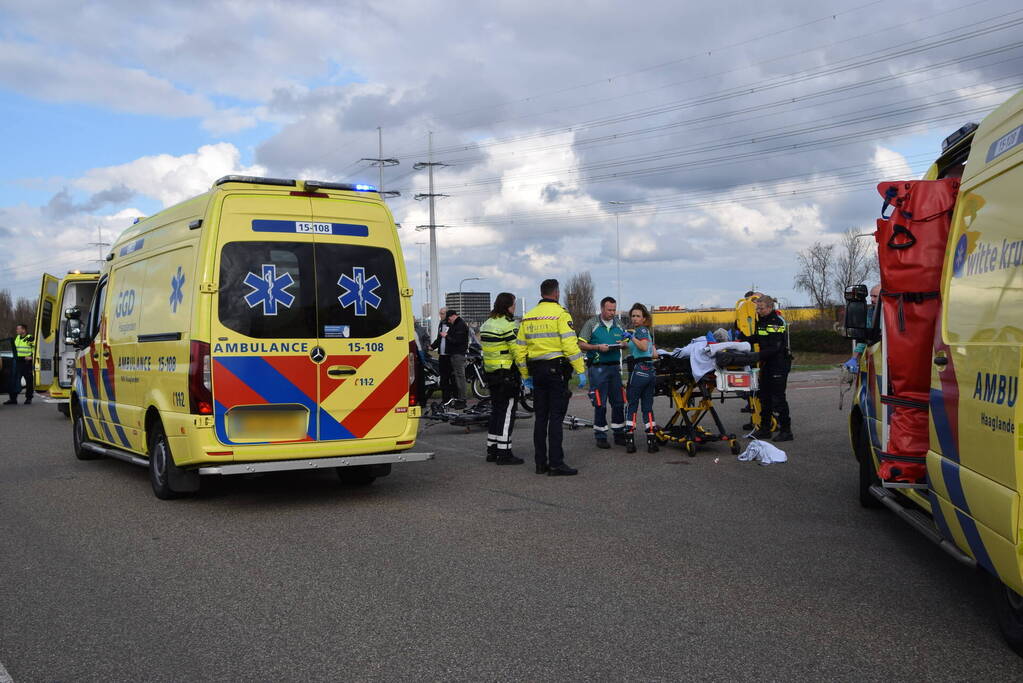 Meerdere gewonden bij ongeval tussen motorrijder en personen op tandem