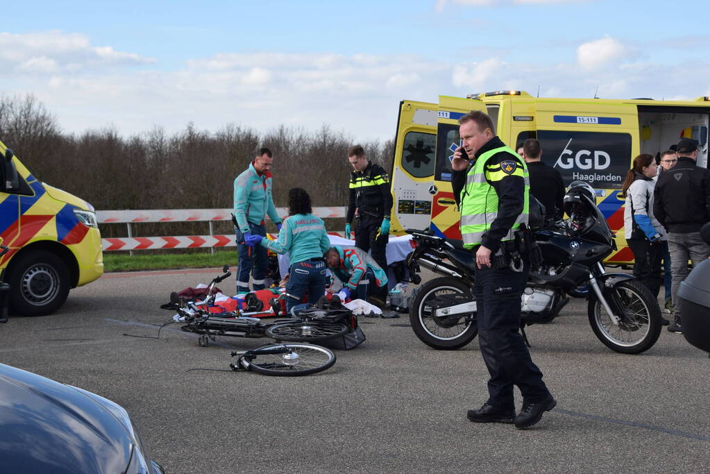 Meerdere gewonden bij ongeval tussen motorrijder en personen op tandem