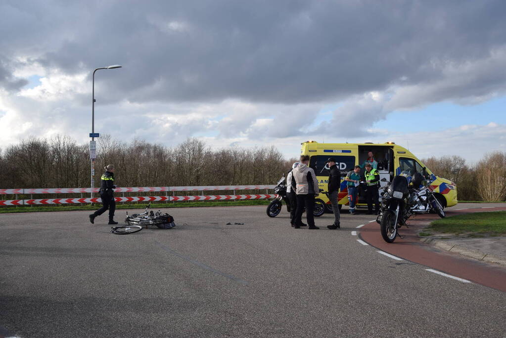 Meerdere gewonden bij ongeval tussen motorrijder en personen op tandem