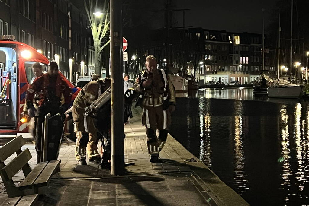 Hulpdiensten starten zoekactie na het aantreffen van een fiets langs de waterkant