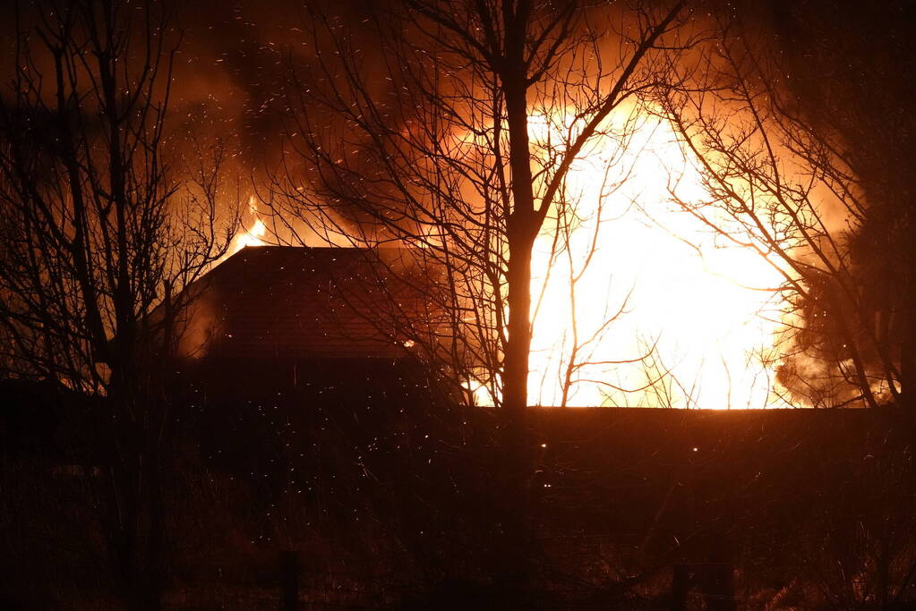 Brand verwoest tuinhuis op woonwagenkamp