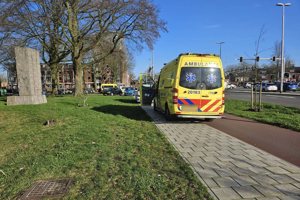 Fikse schade bij kop-staartbotsing voor verkeerslicht