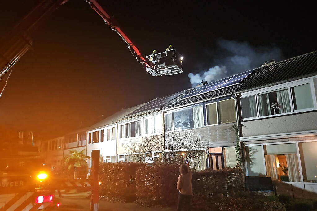 Flinke rookontwikkeling door schoorsteenbrand