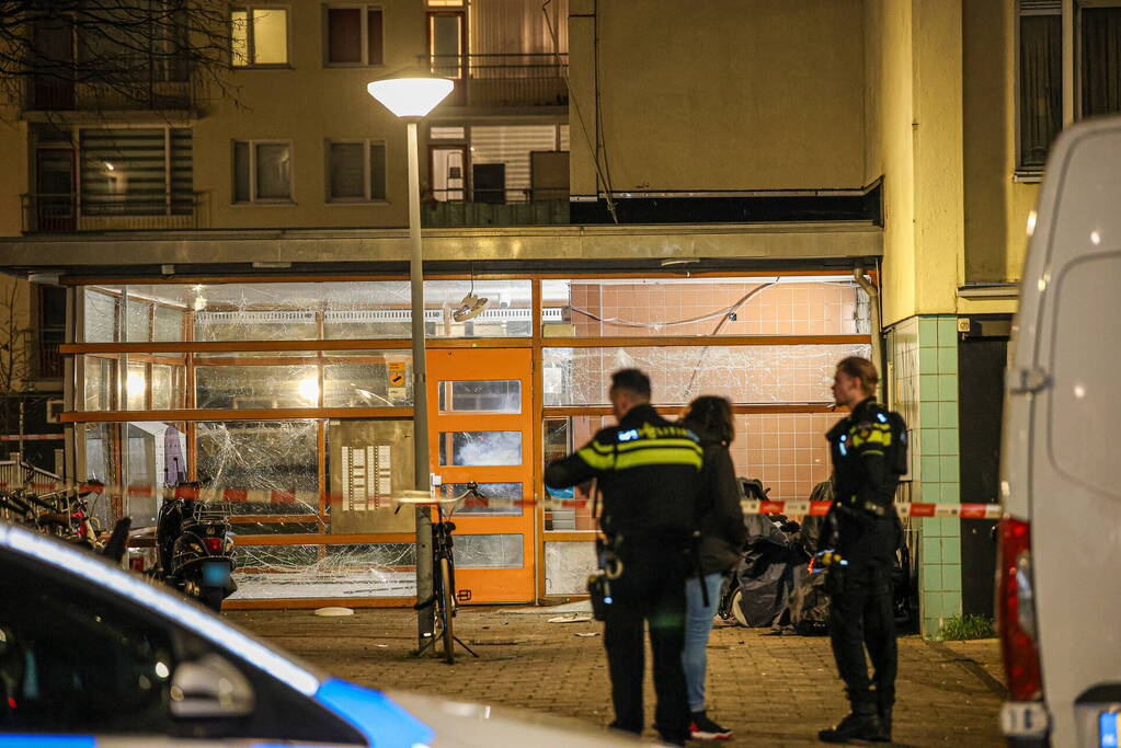 Grote schade aan portiek na explosie