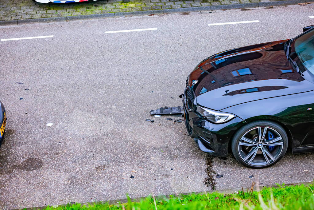 Explosie bij geparkeerde BMW-auto in Nieuwland