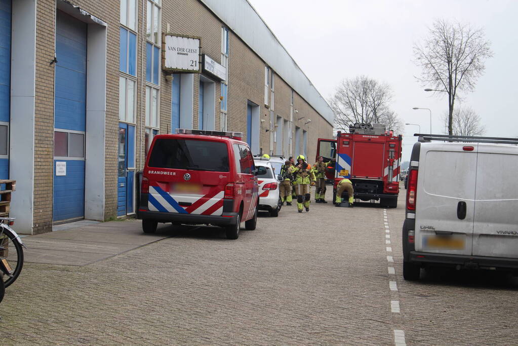 Politie vindt hennepkwekerij in bedrijfspand