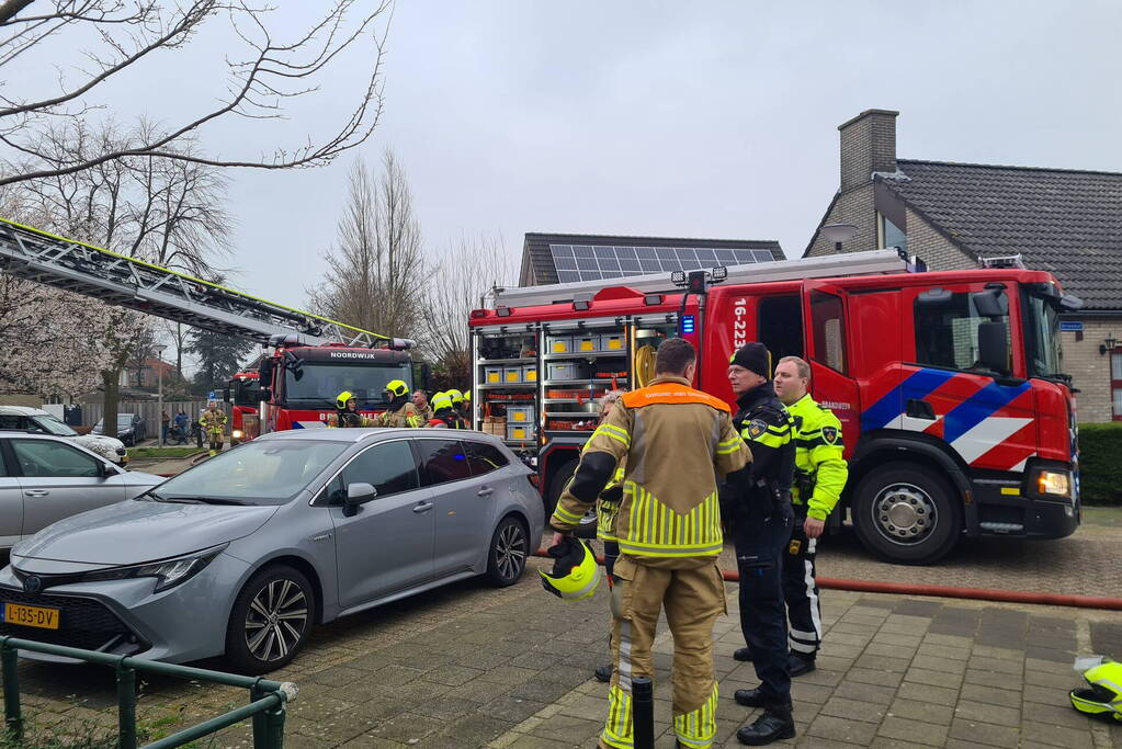 Zolderverdieping van woning verwoest door brand