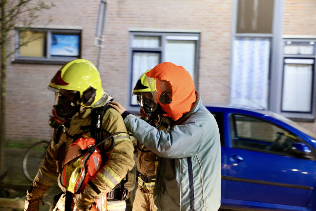 Meerdere bewoners gered bij hevige woningbrand