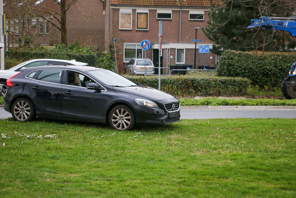 Overstekende scooterrijder aangereden door automobilist