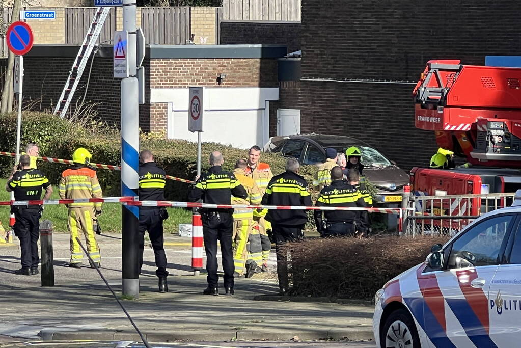 Forse rookontwikkeling bij woningbrand, traumateam ingezet