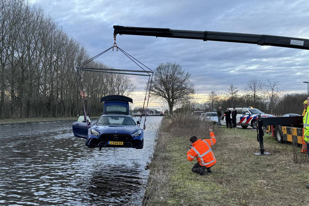 Zeer exclusieve Mercedes te water