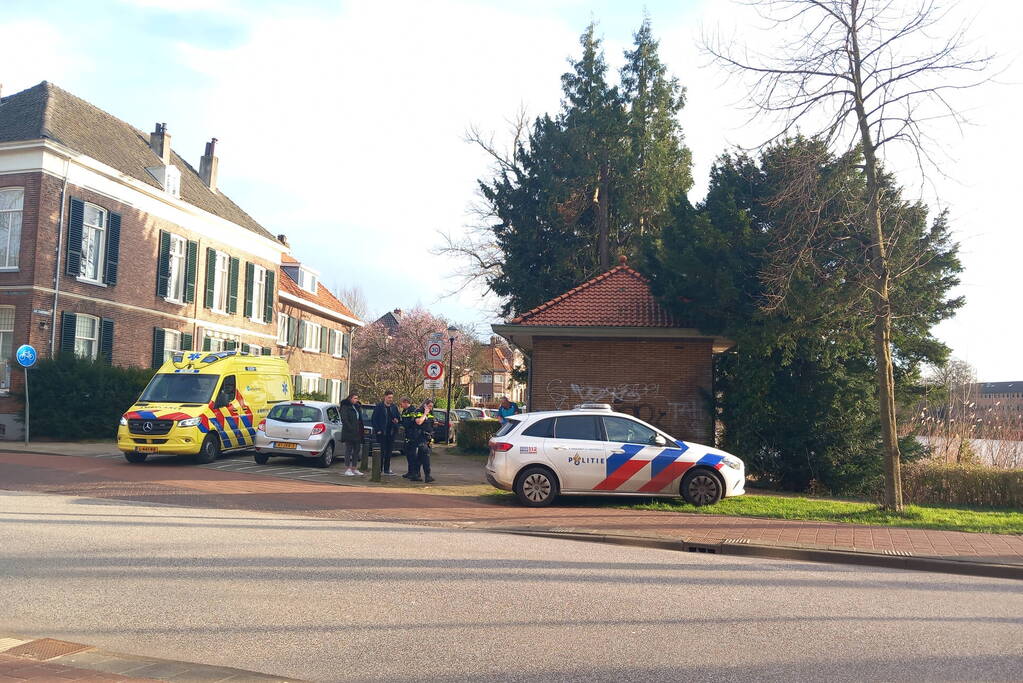 Fietser in botsing met personenauto