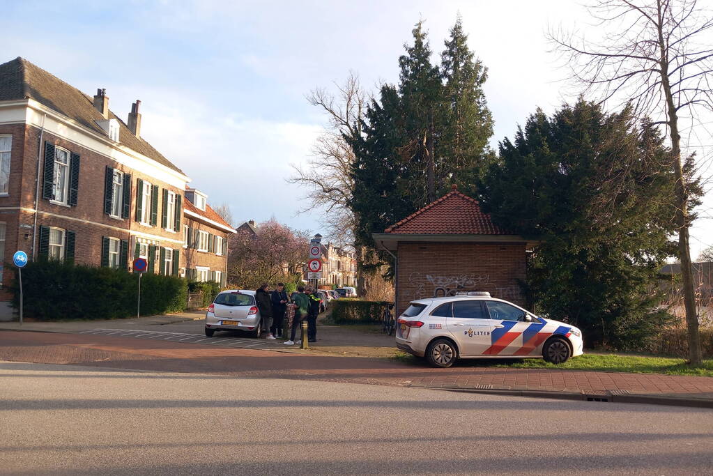 Fietser in botsing met personenauto