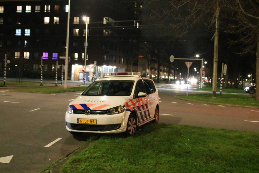 Scooterrijder en automobilist in botsing