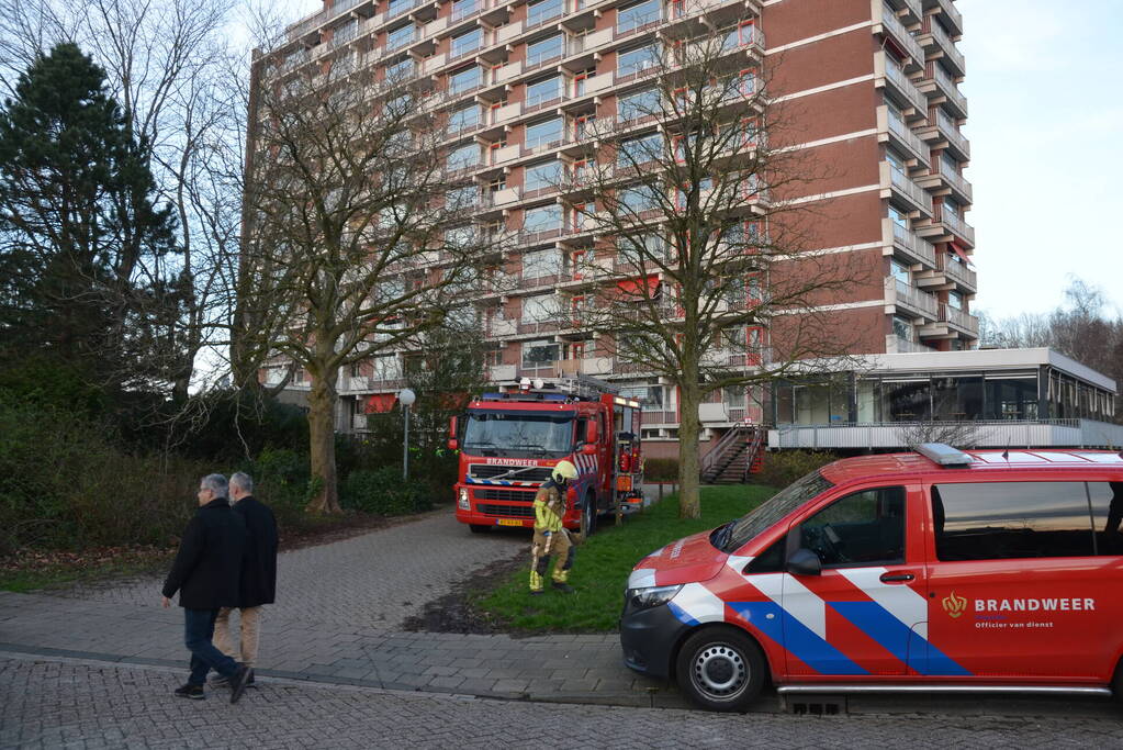 Zeer grote brand in zorgcomplex, mensen en dieren geëvacueerd door brandweer