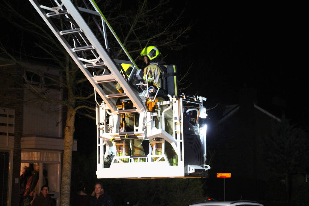 Flinke rookontwikkeling bij brand in schoorsteen