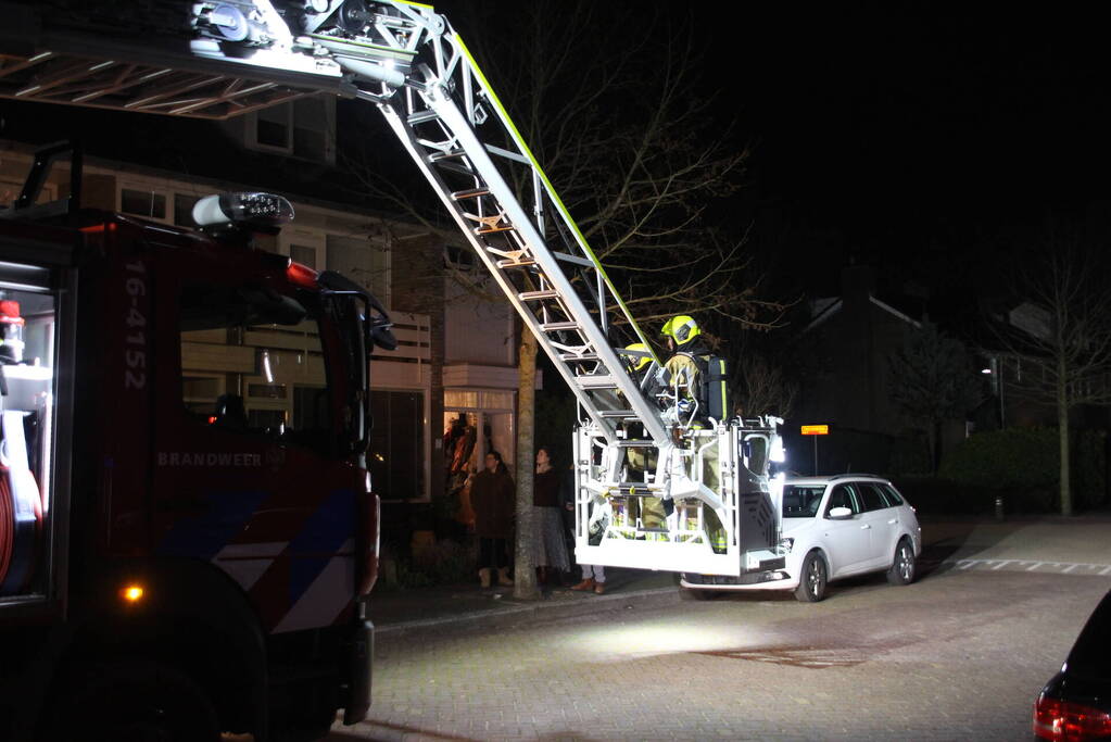 Flinke rookontwikkeling bij brand in schoorsteen