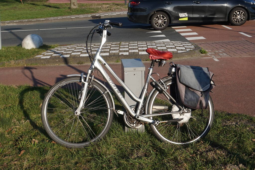 Fietser gewond bij aanrijding op kruising