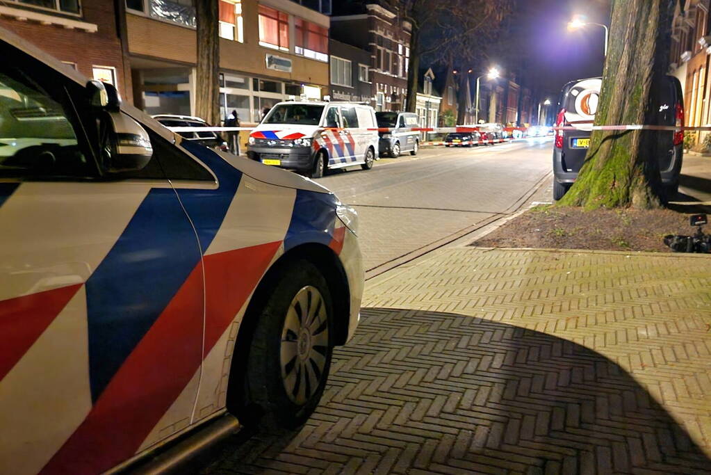 Schade na explosie bij voordeur