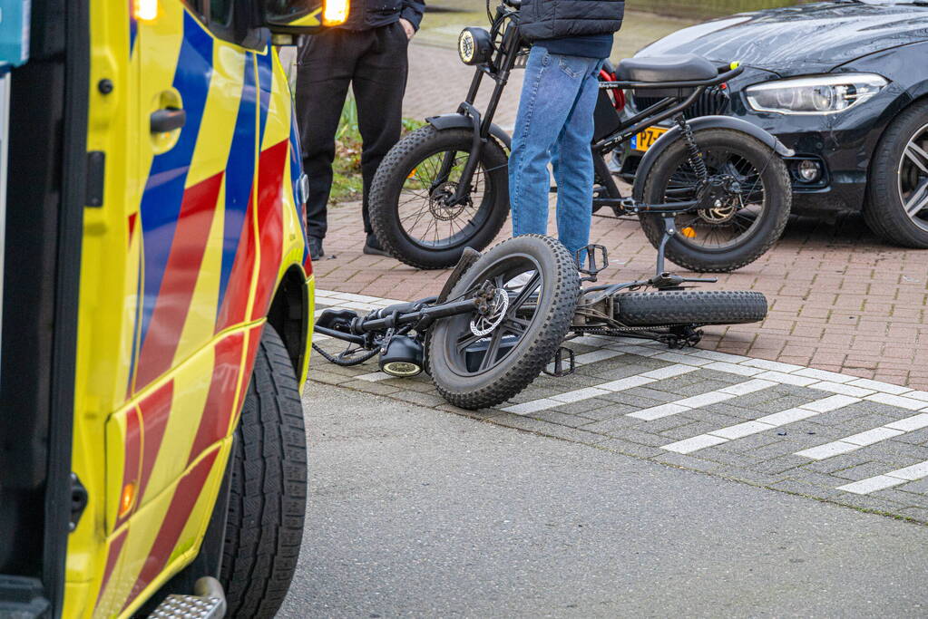 Persoon op fatbike aangereden door automobilist