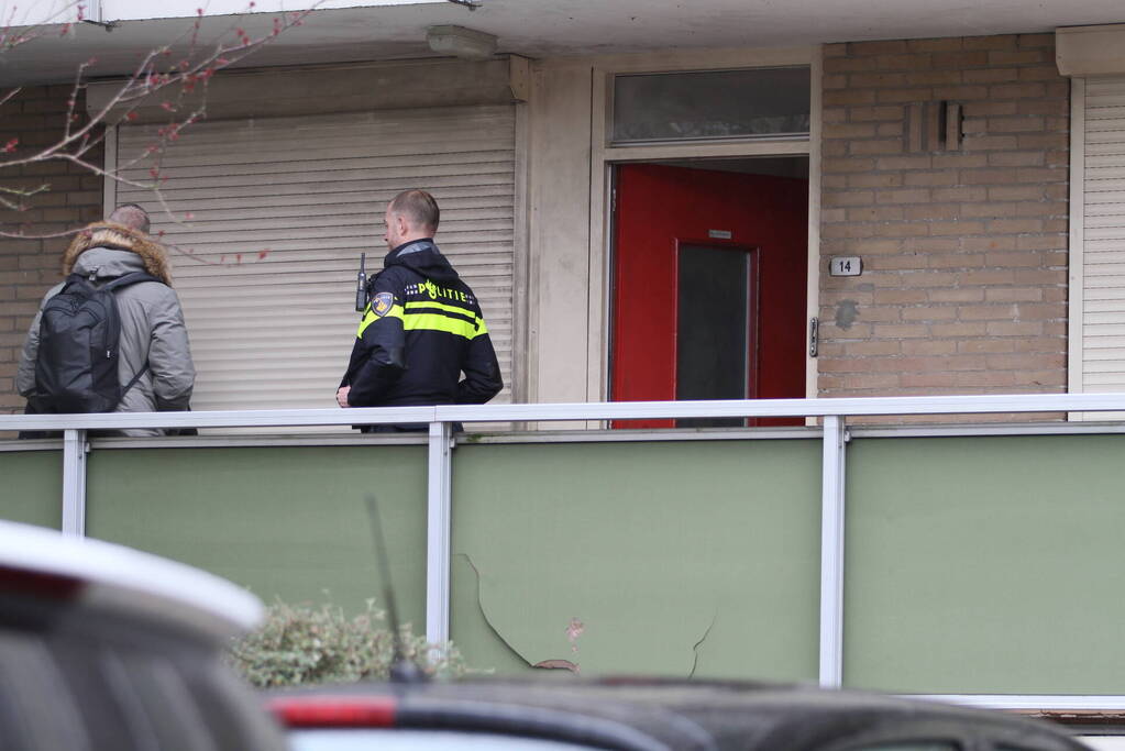 Politie onderzoekt explosie bij flat