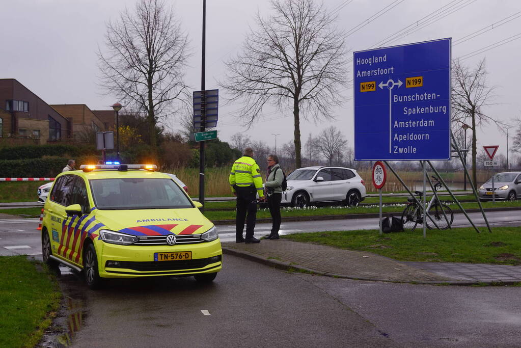 Traumahelikopter landt na ongeval met fietser