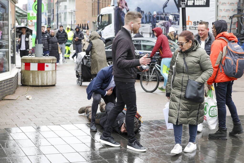 Undercover eenheden oefenen aanhouding in centrum