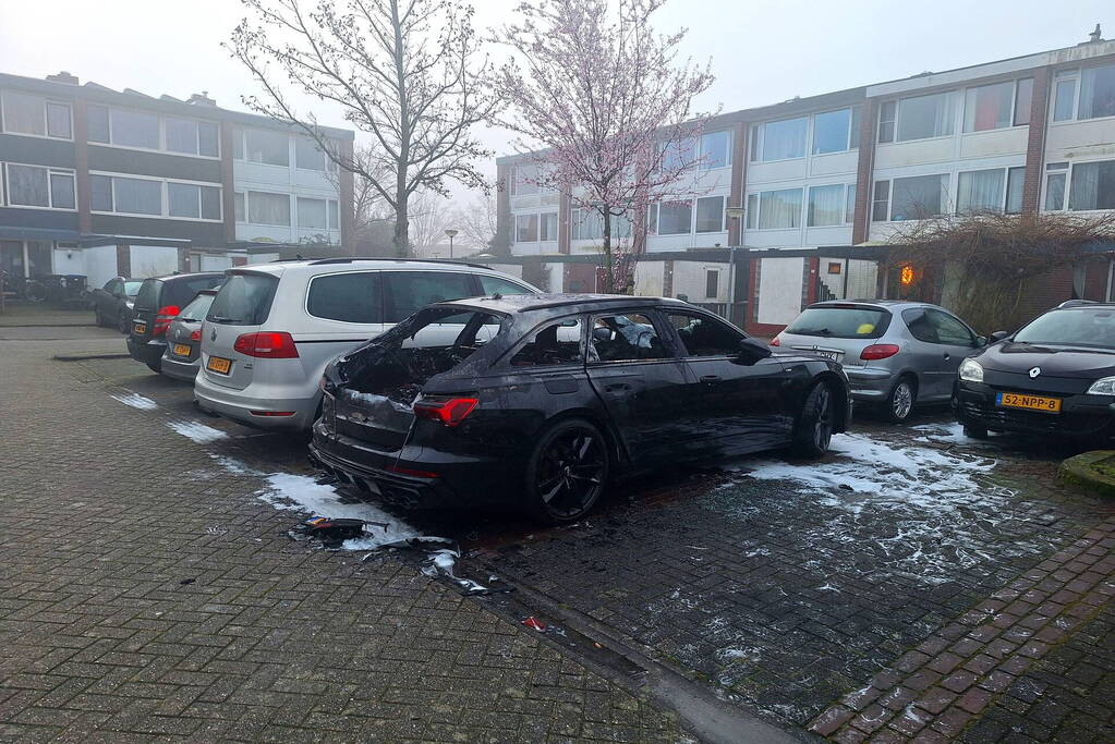 Audi compleet verwoest door brand