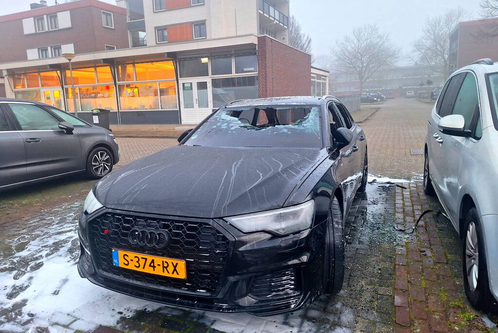 Audi compleet verwoest door brand