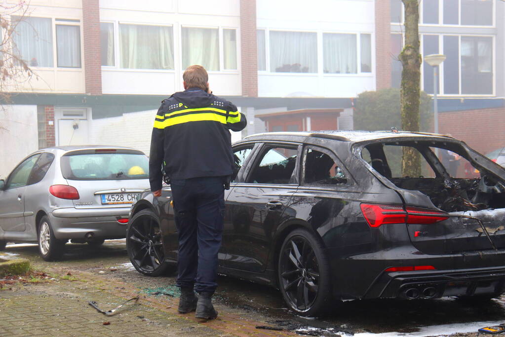 Audi compleet verwoest door brand