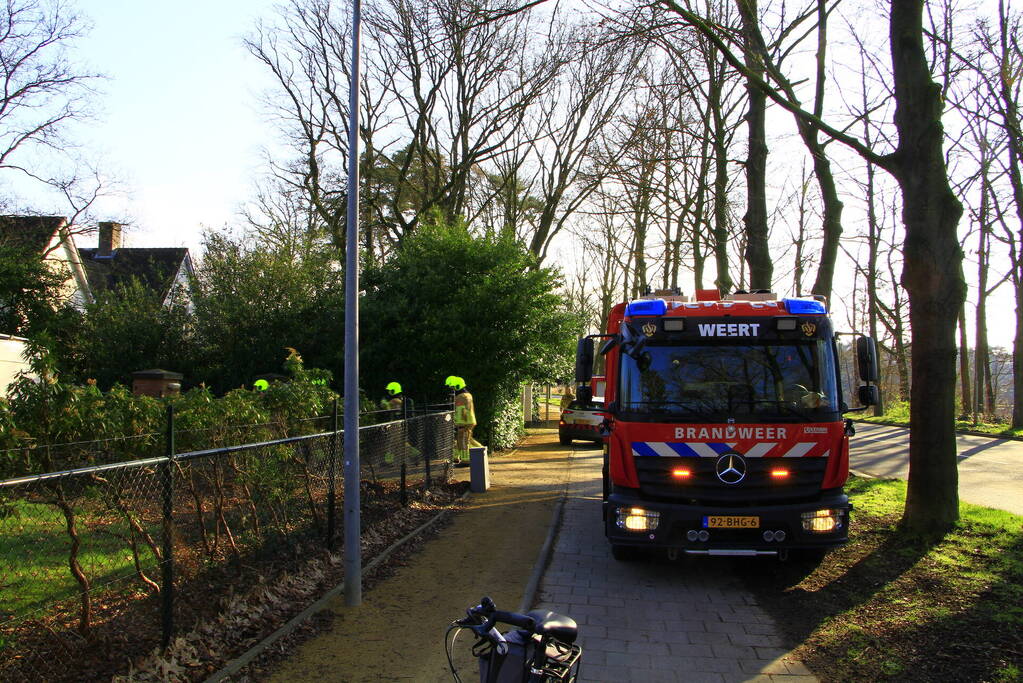 Brandweer verricht metingen bij sloopwoning