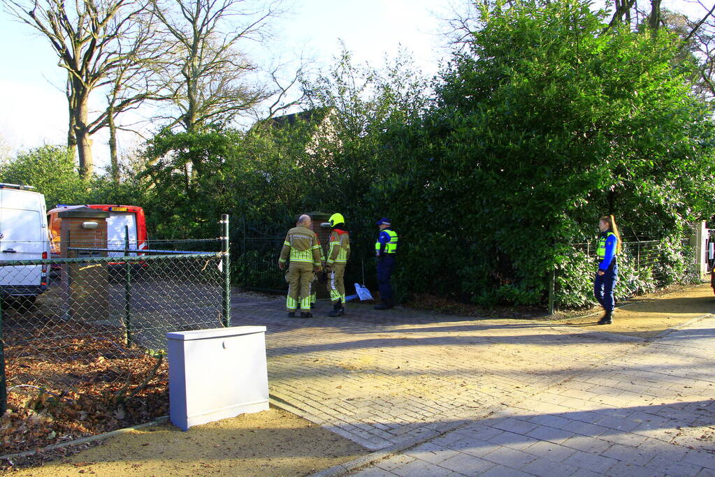 Brandweer verricht metingen bij sloopwoning