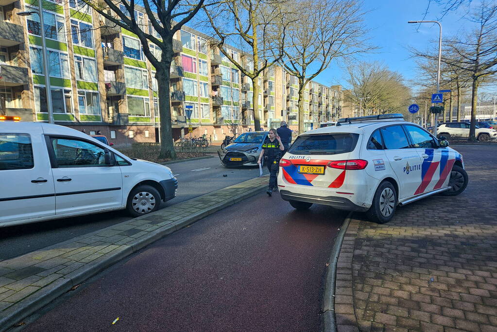 Meerdere voertuigen beschadigd bij aanrijding