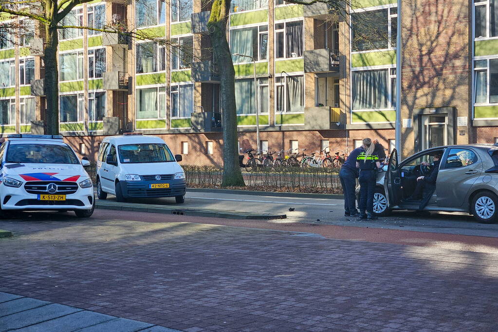 Meerdere voertuigen beschadigd bij aanrijding