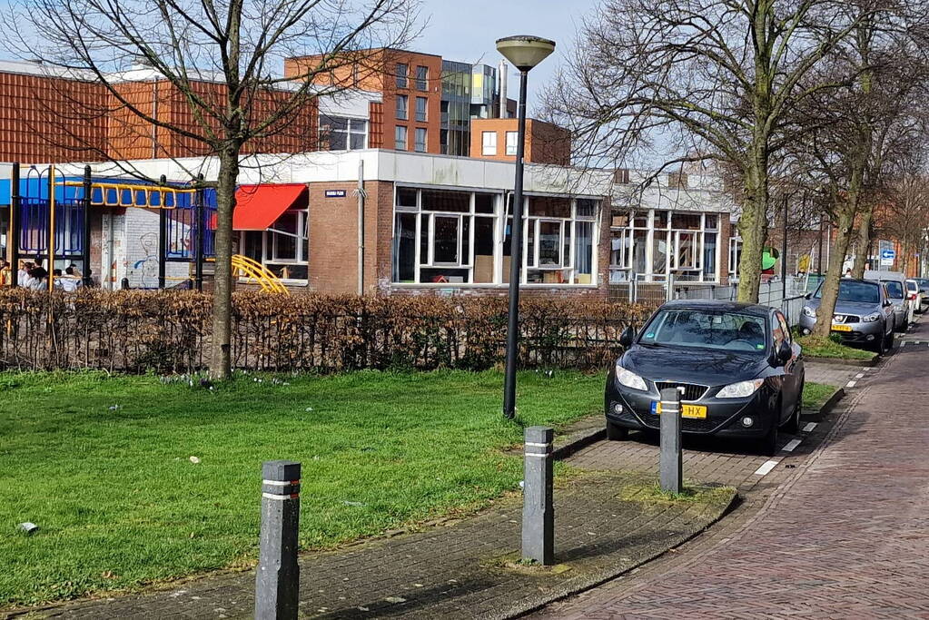 Basisschool ontruimd vanwege vreemde geur