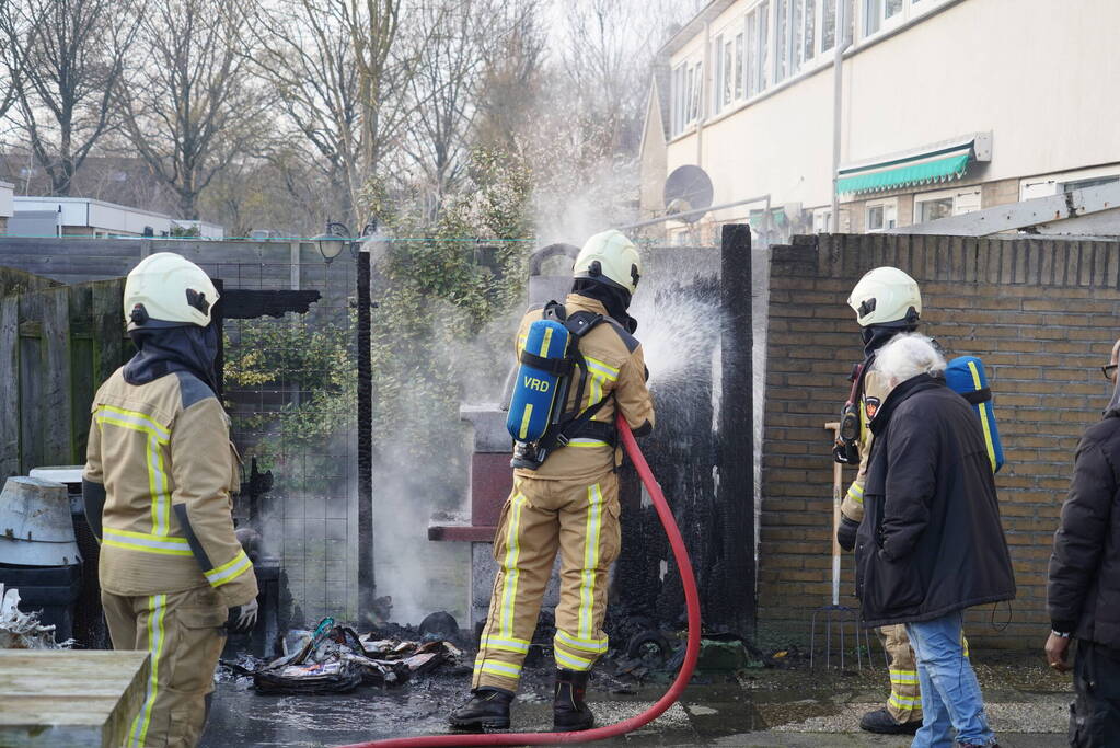 Schutting in brand buurtbewoners starten blusactie