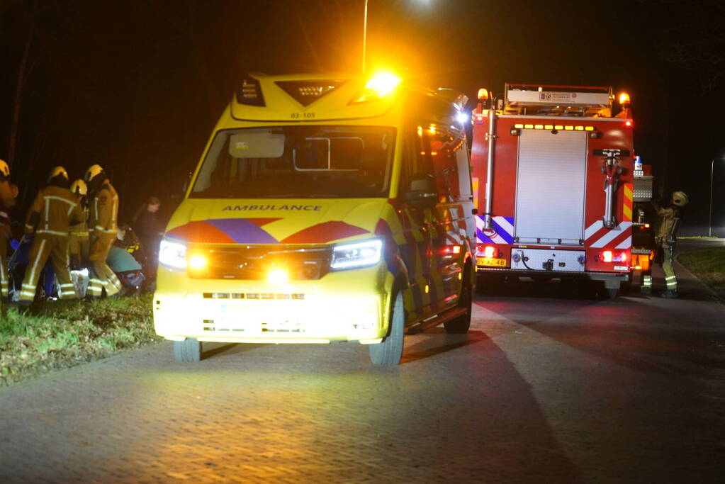 Meisje bekneld in fiets bij ongeval met andere fiets